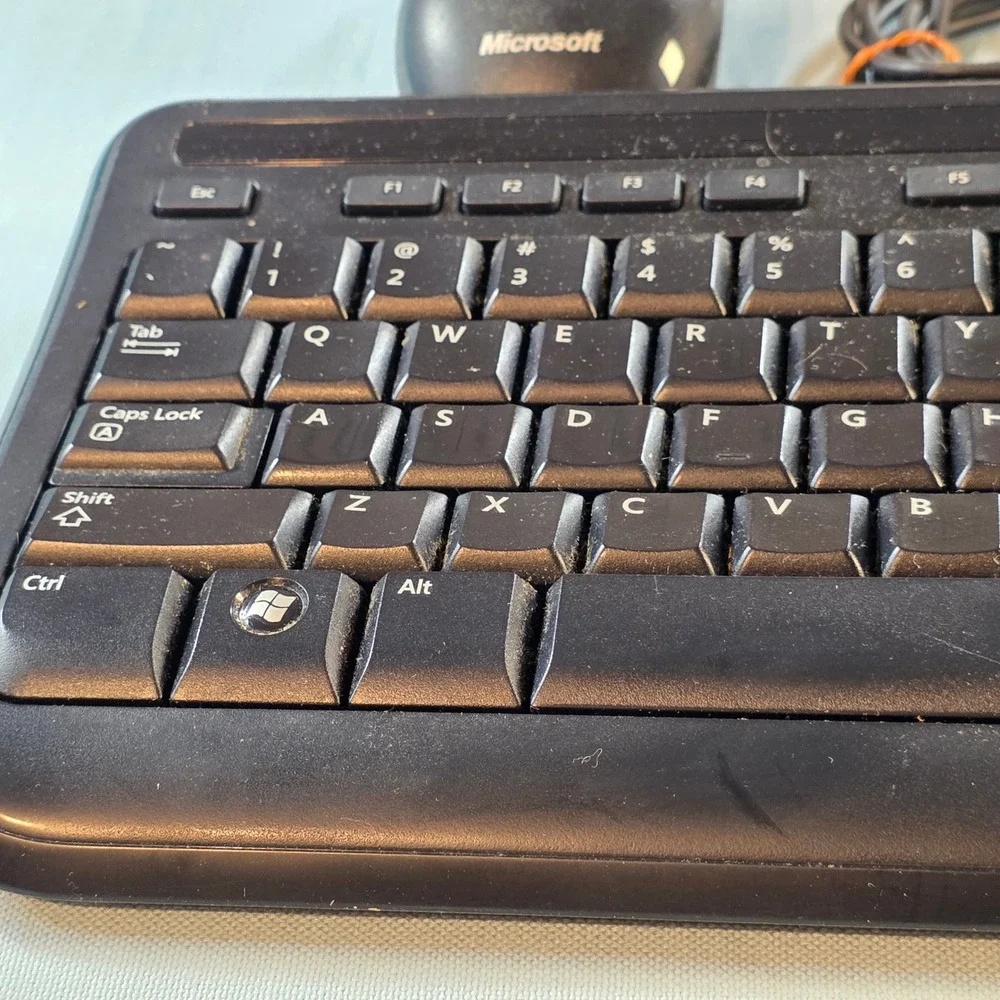 Microsoft Wired Keyboard 400 v1.0 Model 1366 and Optical Mouse Black USB Set